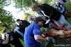 Laskat oslavili narozeniny festivalem, prasetem a dveřmi rumu