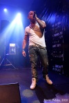 Rapper Ja Rule se nestyděl. Vytáhl holky na podium a ty ho svlékly