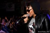 Rapper Ja Rule se nestyděl. Vytáhl holky na podium a ty ho svlékly