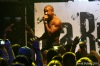Rapper Ja Rule se nestyděl. Vytáhl holky na podium a ty ho svlékly