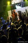 Rapper Ja Rule se nestyděl. Vytáhl holky na podium a ty ho svlékly