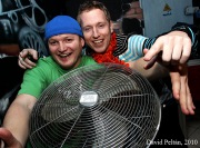 Lidé se při snowboardových orgiích mačkali