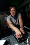 Dj Orbith propotil lidem trička