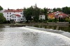 Vína se oblékla do růžové a přinesla léto do táborských lázní