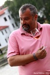Vína se oblékla do růžové a přinesla léto do táborských lázní