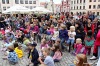 Divadlo na kostkách přilákalo nespočet dětí. Rodiče pobavila Superstar i Stromy 