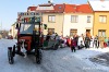 Jeptišky rozlévaly rum, pak se chopily kytar