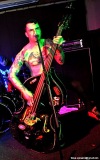 Koffin Kats - řádné psychobilly ve Velbloudu