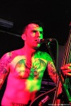 Koffin Kats - řádné psychobilly ve Velbloudu