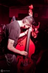 Kaliforňané to ve Velbloudu rozjeli v rytmu romantického psychobilly