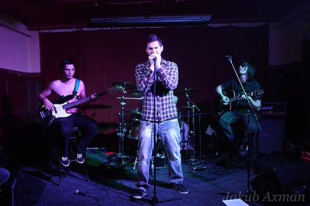 Black Velvet Suicide pokřitili debutní EP