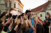 Na vodě se proháněli draci, náměstí ožilo hudbou i kejklíři