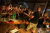Koncert kapely Inekafe nezklamal. Publikum skvěle rozehřála Peshata i Zakázaný ovoce 