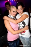 Lola běžela jako o život s řízným rokenrolem. Na Facebook party překvapil Dj N´Zym