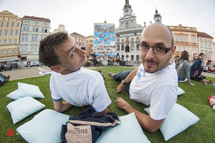 Piknik na budějovickém náměstí? Proč ne! A pěkně s architekturou