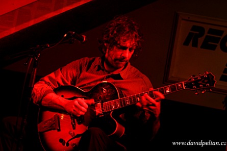 Justin Lavash v Táboře. Tradičně výborný koncert v Recykle music baru