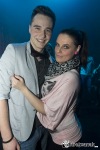 Klubovou hudbu v Kotnově zdobily krásné ženy. Některé se polévaly sektem