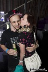 Klubovou hudbu v Kotnově zdobily krásné ženy. Některé se polévaly sektem