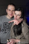 Klubovou hudbu v Kotnově zdobily krásné ženy. Některé se polévaly sektem