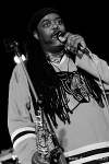 Courtney Pine se v klubu Highway 61 vrhl do davu. Čaroval saxofonem a tančil 