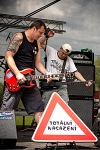 První ročník festivalu NewCastles v Nových Hradech. Seven hráli na kytary vrtačkou