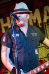 The Mahones rozhýbali Velblouda folk punkem. Harmonikářka byla v extázi