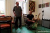 Petr Beneš spontánně maluje, výsledek je v UmaUma. V Recyklu zahráli bluesmeni