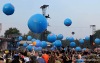SZIGET FESTIVAL 2013: Blur začali hrát a lidé se líbali. Třešínkou byl Woodkid