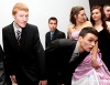 Třída dražila na maturitním plese umělecká díla. Vybírala na bustu zesnulého učitele
