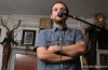 Slam poetry v Dílně vyhrál Sláďa s básněmi pro Evu. Odnesl si sošku a pusu