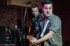 Kérky a gel do vlasů! Švýcarští The Peacocks řádili ve Velbloudu