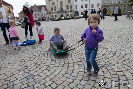 Na táborském náměstí se ještě lyžovalo!