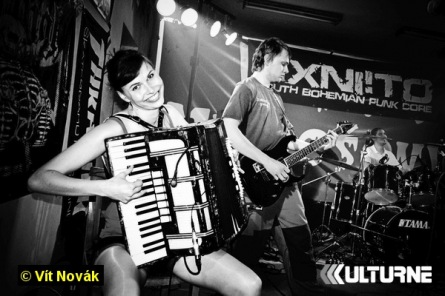 Exni!to křtili novou desku a fanoušci zaplnili mladošovický kulturák