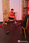V Kotnově si ženy užívaly se striptéry. Ostatním mužům byl vstup do klubu zakázán