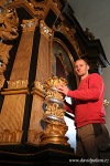 Opravy oltáře nejstaršího kostela v Táboře jdou do finále