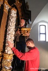 Opravy oltáře nejstaršího kostela v Táboře jdou do finále