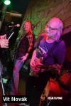 Létající kabaret vystoupil v AUX Café, Janis Joplin revival roztančili zaplněný Recykle
