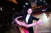 Ples gymnazistů byl ve finále pěkný cirkus. Pro tombolu si přišel maskovaný muž 