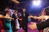 Ples gymnazistů byl ve finále pěkný cirkus. Pro tombolu si přišel maskovaný muž 