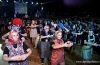 Ples gymnazistů byl ve finále pěkný cirkus. Pro tombolu si přišel maskovaný muž 