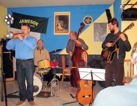 Jazz Friends zahráli společně s Evou Emmingerovou v kavárně U Kulíka v Táboře
