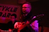 Poprvé spolu hráli hodinu před koncertem. Bluesman Paul Batto zahrál s kapelou