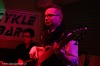 Poprvé spolu hráli hodinu před koncertem. Bluesman Paul Batto zahrál s kapelou
