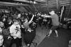 Hanba na Cestě? Stage diving ze štaflí