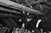 Hanba na Cestě? Stage diving ze štaflí