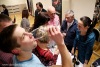 Táborský festival vína: Pavel Springer půjčil klíč od vinařství, jedl se zmijovec jedovatý