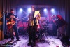 Punkový ples počtvrté: Stage diving, rychlostní soutěž a podprsenka na kytaristovi