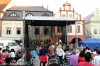 Na romský festival Kerekate dorazily stovky lidí. Vrhly se na zpěvačku Věru Bílou