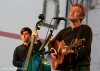 Oscarový Glen Hansard zazpíval s technikem i houslistou. Přidával nesčetněkrát