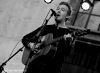 Oscarový Glen Hansard zazpíval s technikem i houslistou. Přidával nesčetněkrát